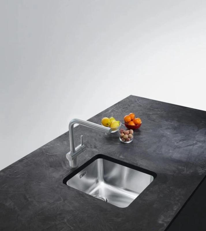 Franke Atlas Neo Küchenarmatur mit Schwenkauslauf, massiv Edelstahl 115.0521.435