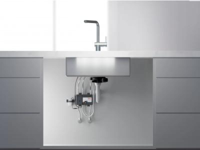Franke Atlas Neo Sensor Küchenarmatur mit schwenkbarem Auslauf, Edelstahl massiv 115.0625.489