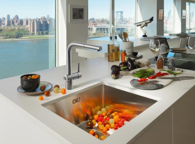 Franke Atlas Neo Sensor Küchenarmatur mit Zugauslauf, Edelstahl 115.0625.523