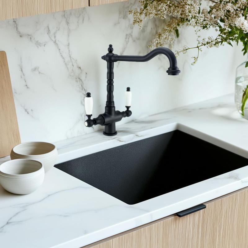 PB Nostalgische klassische Landhaus-Küchenarmatur, mattschwarz mit weißen Griffen 1208953912