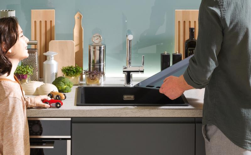 Franke Maris MRG 160-34-15 Fragranite Schwarze Edition matte schwarze Unterbau-Spüle großer Becken Links