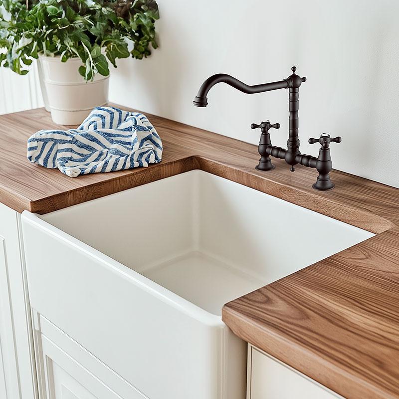AquaTrimo Windsor 2-Loch-Küchenarmatur mit nostalgischer Brücke und Auslauf, Schwarz 21WS7653SW