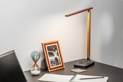 Decor Schreibtischlampe Bressi 8W 450lm AC220-240V 3-CCT Wireless Charging USB PF>0 5 RA>80 Schwarz / Gold 1208962479