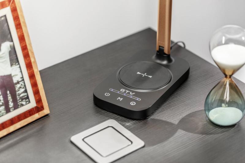 Decor Schreibtischlampe Bressi 8W 450lm AC220-240V 3-CCT Wireless Charging USB PF>0 5 RA>80 Schwarz / Gold 1208962479