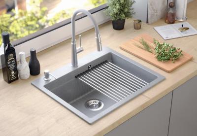 Quadri Durham grauer Granit-Aufbauspüle 595x500 mit Seifenspender, Schneidebrett, Einsatzbecken und Rollmatte 1208967378
