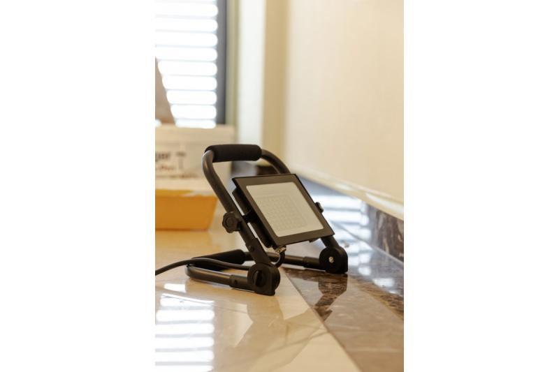 NELI Tragbarer Scheinwerfer, LED, 30W, 2700lm, 6400K, AC220-240V, IP65, 1.5m Kabel