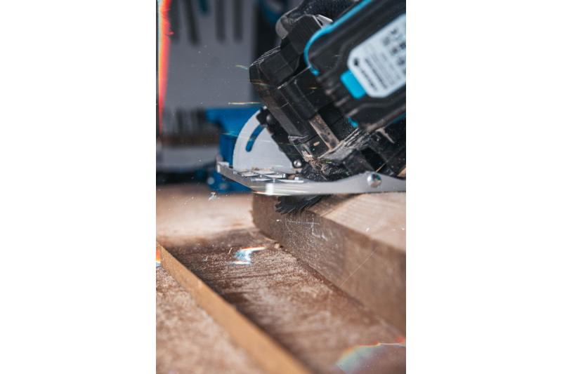 HÖGERT Akku-Kreissäge, 18V, ohne Akku, Staubsaugeranschluss