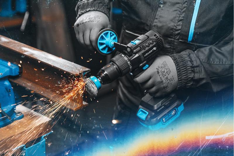 HÖGERT Borstelloze accu-schraubendreher-Set, 18V, mit Bithalter, Bitmagazin, Ladegerät und Akku.