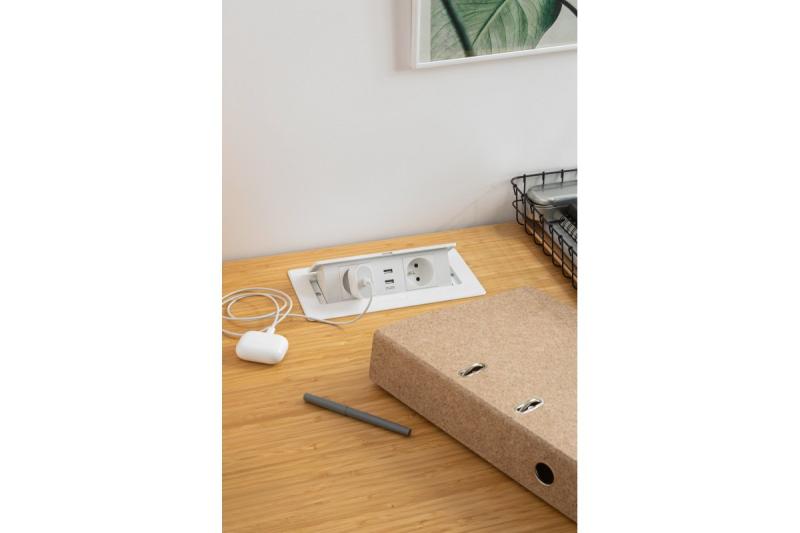 Weiches, ausziehbares Steckdosenmodul.