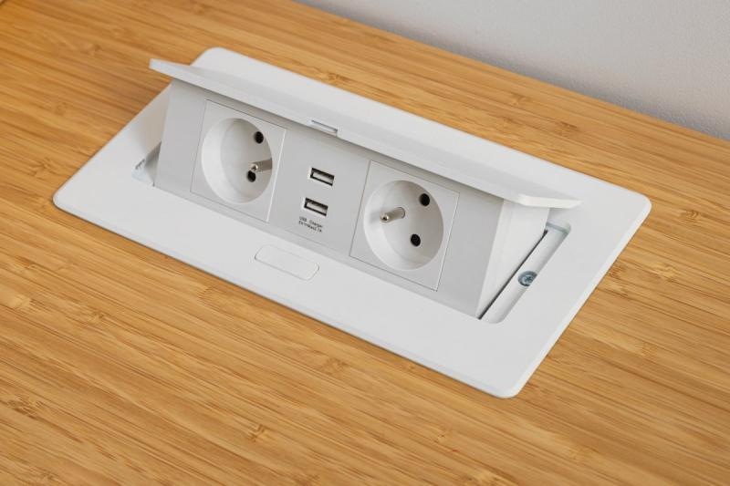 Weiches, ausziehbares Steckdosenmodul.