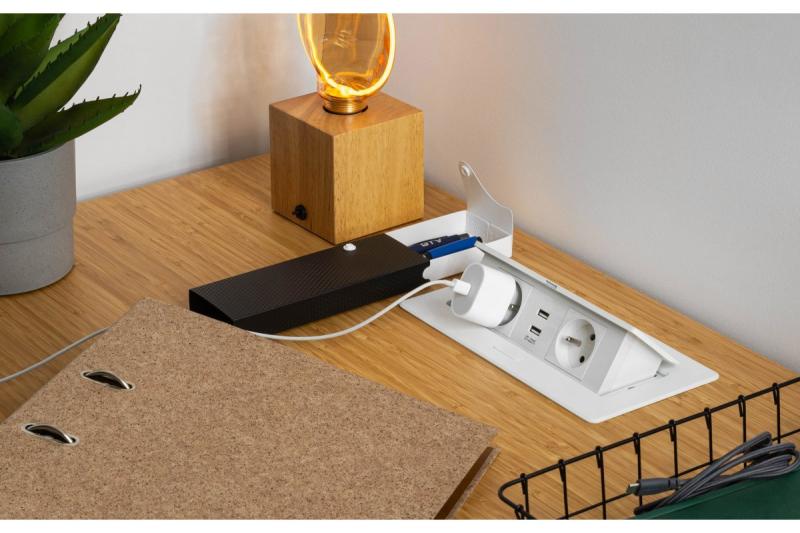 Weiches, ausziehbares Steckdosenmodul.