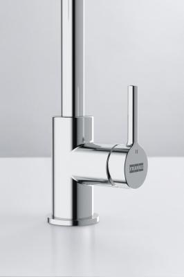 Franke Lina XL Küchenmischbatterie Chrom mit schwenkbarem Auslauf 115.0693.228