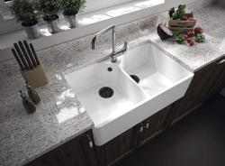 Ausmann Ceramic Mira Keramische Weiße Doppelspüle - Unterbau und Zwischenbau 793 x 450 mm mit Armaturenlochbank und schwarzem Stopfen 1208971479