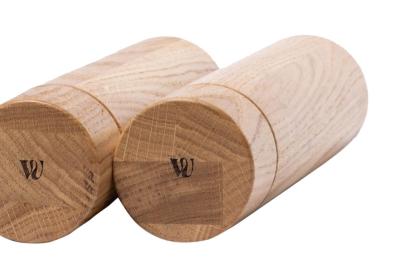 Woodsea Upside Down Eiche - Eichenholz Pfeffermühle Ø5.4x22.5 cm 1208971592