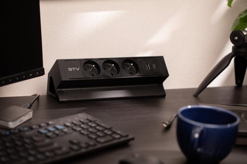 Basco Möbelsteckdose, 3 x Steckdose mit Erdung, USB A+C, 1,5m Kabel, schwarz mit Montage