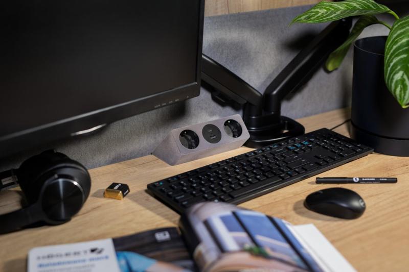 Möbelsteckdose SOFITO, 2xSCHUKO, USB A+C, Kabel 1,5 m, grauer Flock