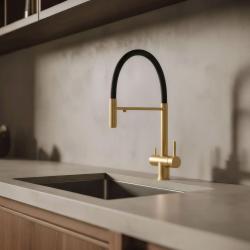 Pure.Sink Elite Steel Flex 3-Wege PVD gebürstetes Gold Küchenarmatur mit flexiblem Auslauf und Gefiltertem Wasser PS8110-60
